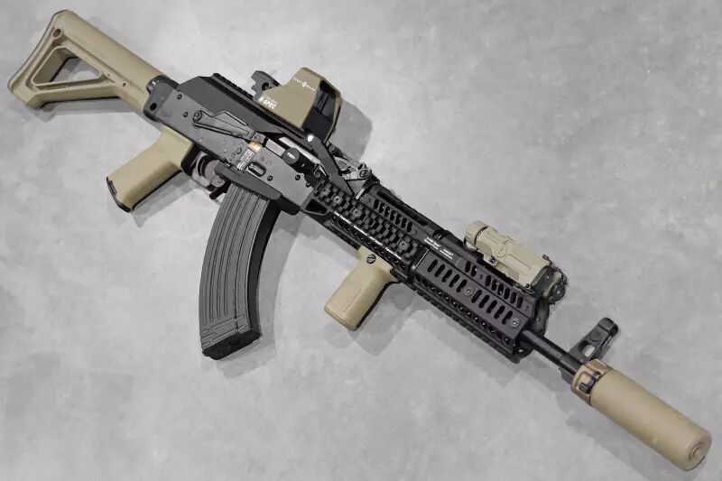 Réplique AKM GBBR Tokyo Marui \ Magpul\  Custom