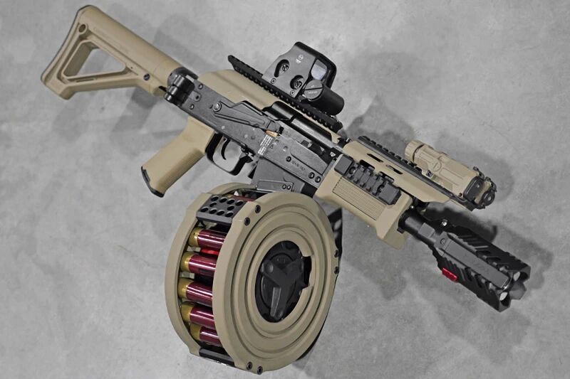 Réplique fusil à pompe SAIGA 12 SBS FDE Cearkote DRUM HPA Tokyo Marui Custom