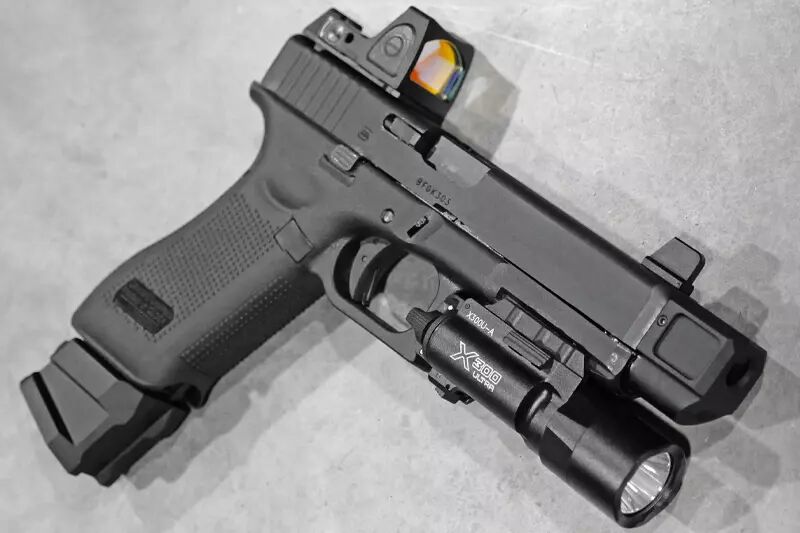 Réplique Glock 17 Gen5 VFC / UMAREX Gaz Custom