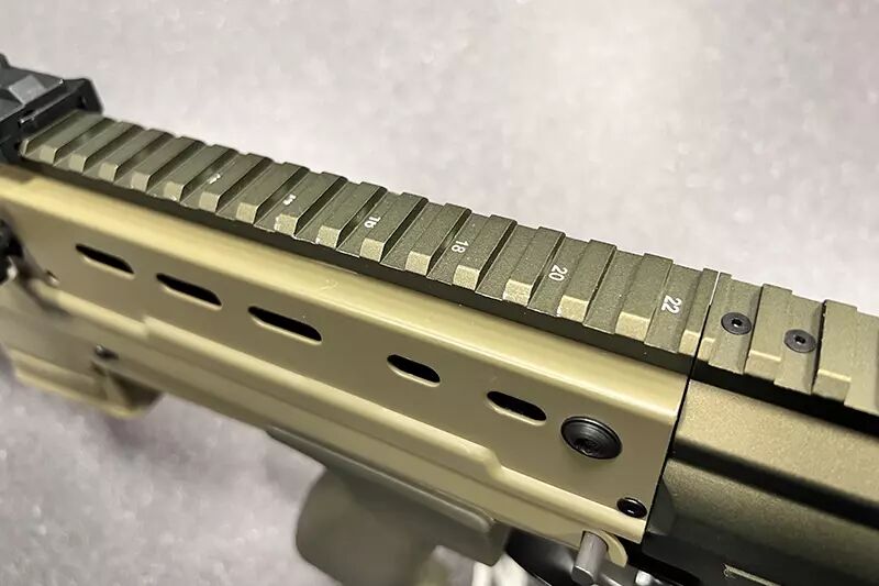 Réplique L85 A3 DELUXE Tan ARES AEG - OPS-Refurb