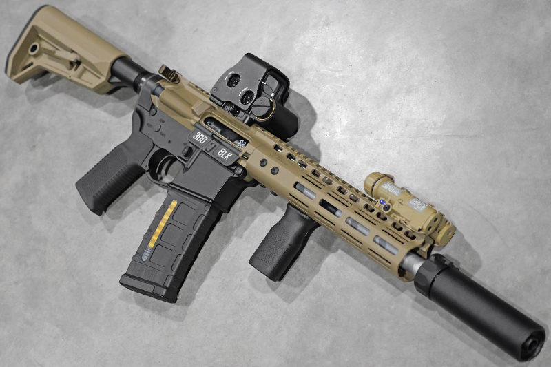 Réplique M4 G101 bi-ton NOVESKE BK/FDE Double Eagle GBBR Custom