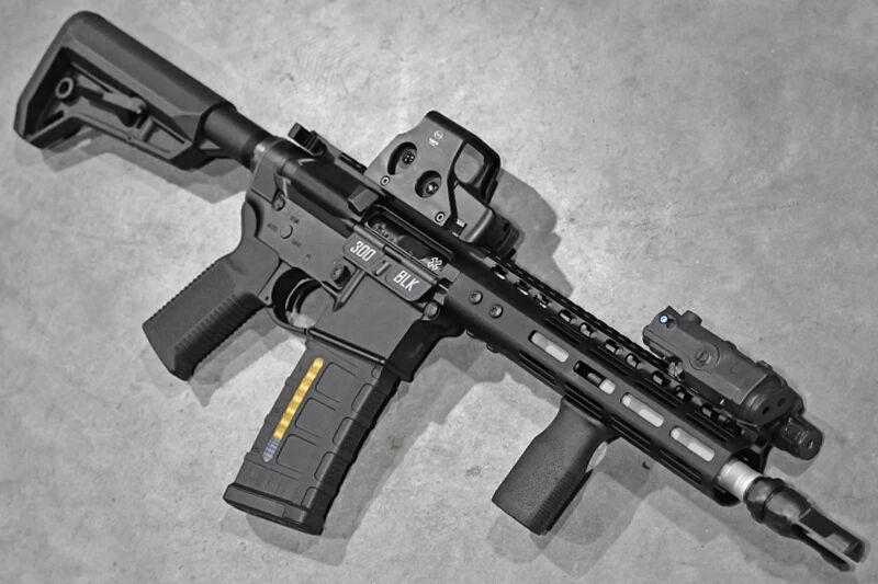 Réplique M4 G101 NOVESKE Noir Double Eagle GBBR MK70 Custom